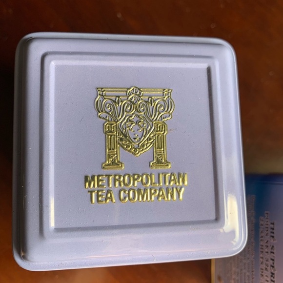 Lot of Two Metal Inukshuk Tea Tins - Picture 4 of 10